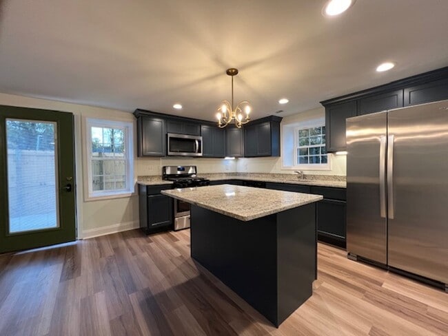 Building Photo - Move In Ready!!!! Unit B Rental