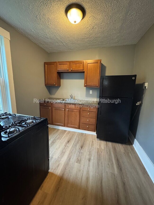 Photo - 311 W Burgess St Unit 1