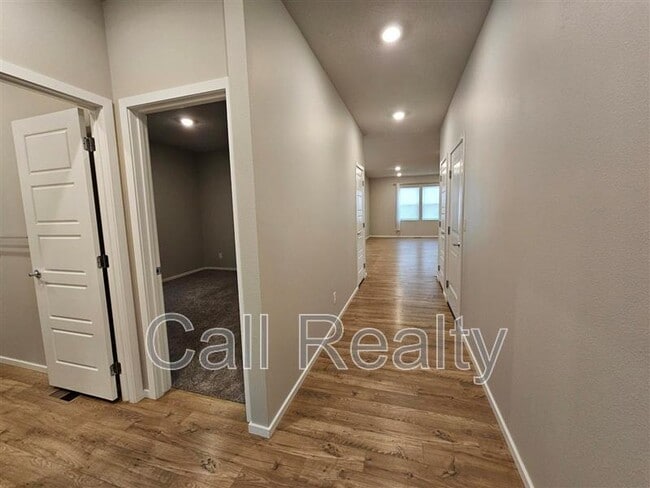 Photo - 3236 N McKinnon Rd