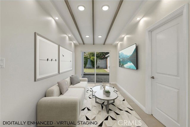 Photo - 6017 Encino Ave