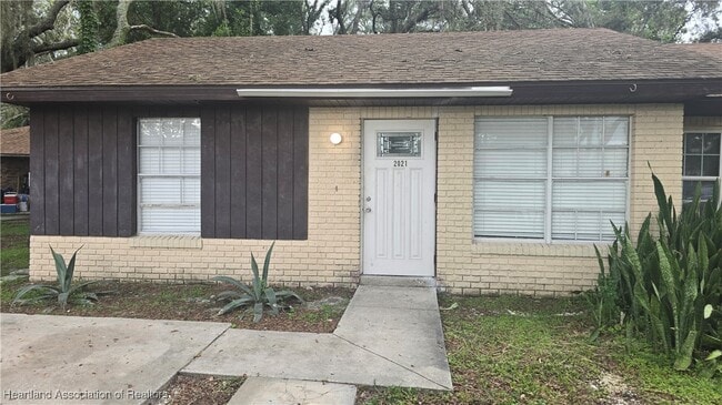 Building Photo - 2019 Colmar Ave Rental