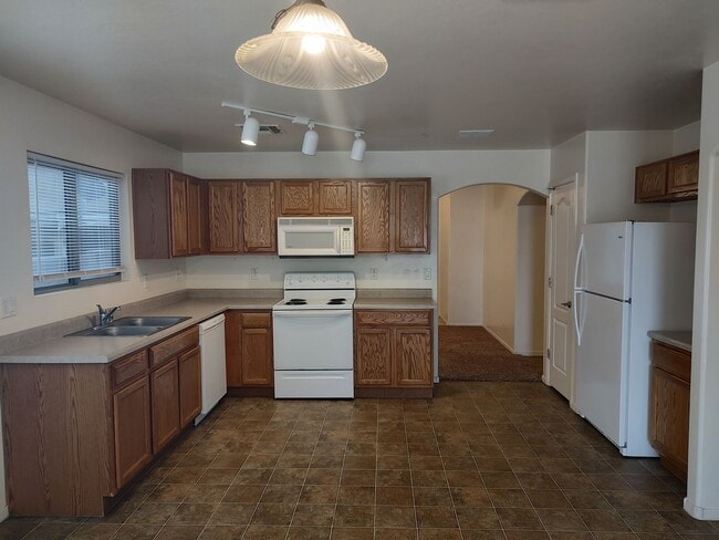 Photo - 3 Bedroom - 2 Bath - 2 Car Garage - Green Valley, AZ