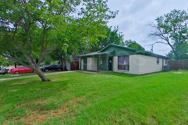 Photo - 923 Kimbrough St