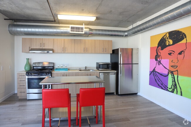 2BR, 2BA-1171 SF - Lumina Hollywood