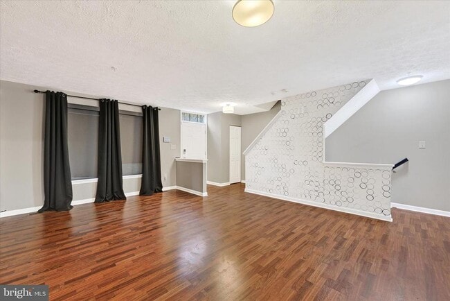 Building Photo - 304 Dark Star Way