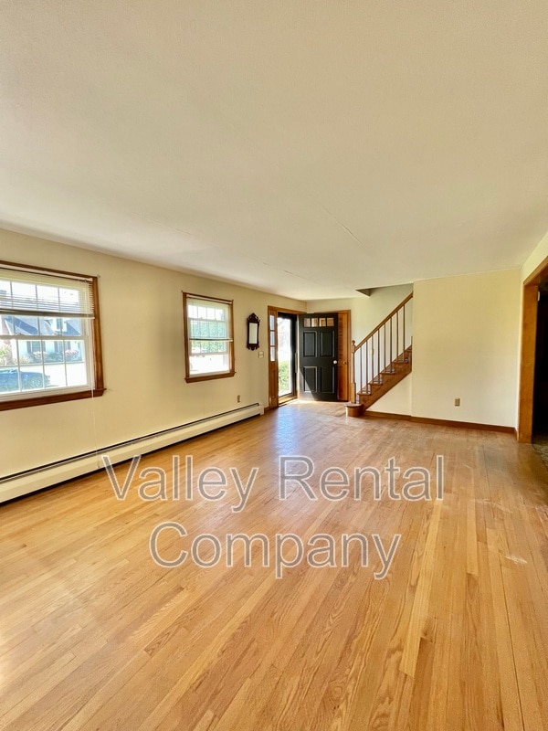 Photo - 20 Newton Ln