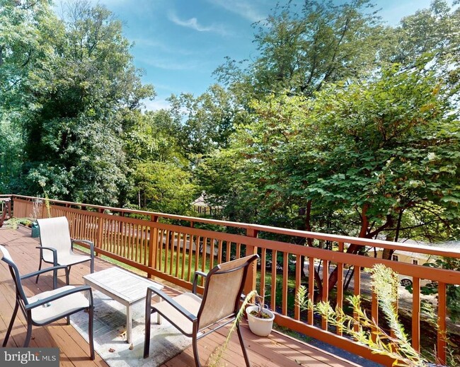 104 Laurel Ln