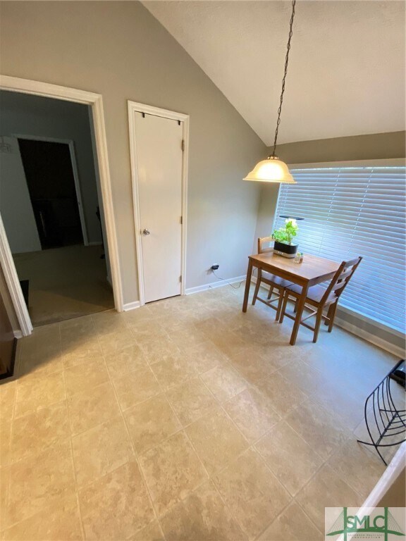 Photo - 172 Bordeaux Ln