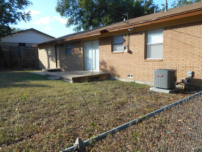 Photo - 424 Robertson Ave