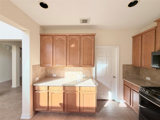 Photo - 28015 Silverstream Ct