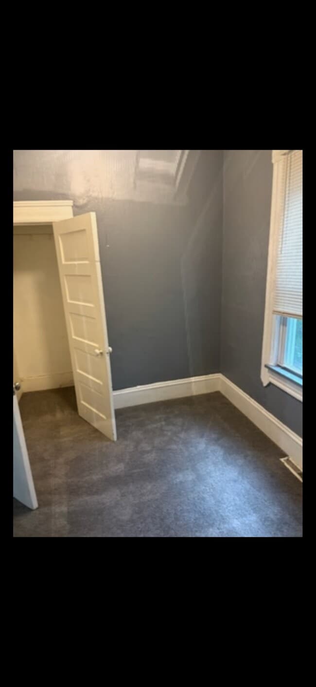 2083 W 81st St Unidad Down