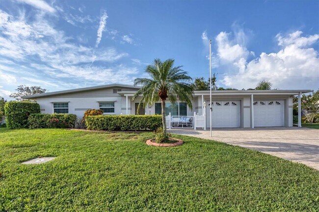 Photo - 3126 Bougainvillea St