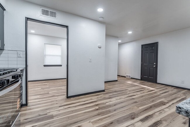 Photo - 1501 NE 33rd St