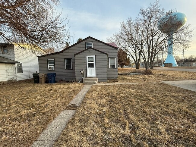 Building Photo - 1339 4th St SE