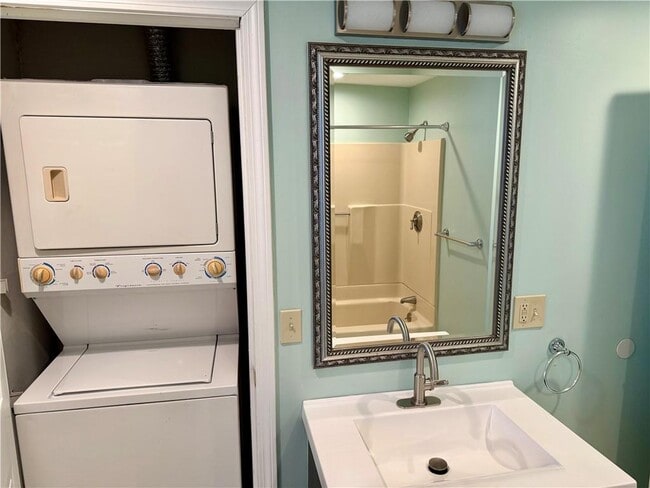 Photo - 99 Marlborough St Unit A