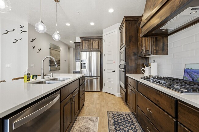 2249 N Coral Canyon Blvd Unit SI ID1516052P