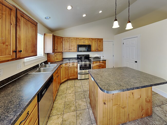 Photo - 4915 W 150 N