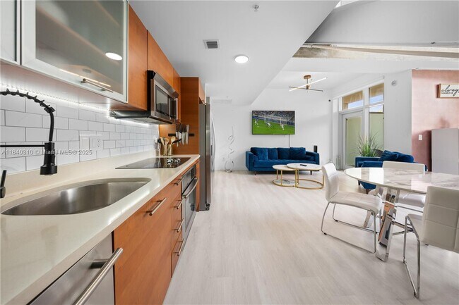 Building Photo - 3250 NE 1st Ave Unit 304 Rental