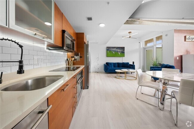 Building Photo - 3250 NE 1st Ave Unit 304 Rental