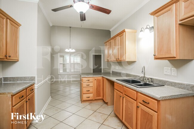 Photo - 662 Edenbrook Lane