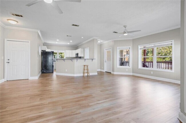 Photo - 3917 Bayfront Rd