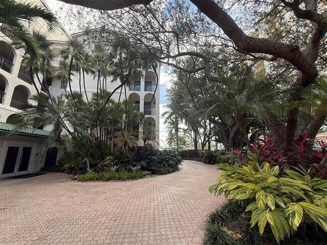 Photo - 1050 Seminole Dr Unit 2A