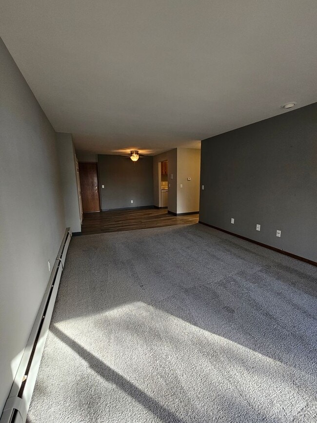 Riverwood Apartments