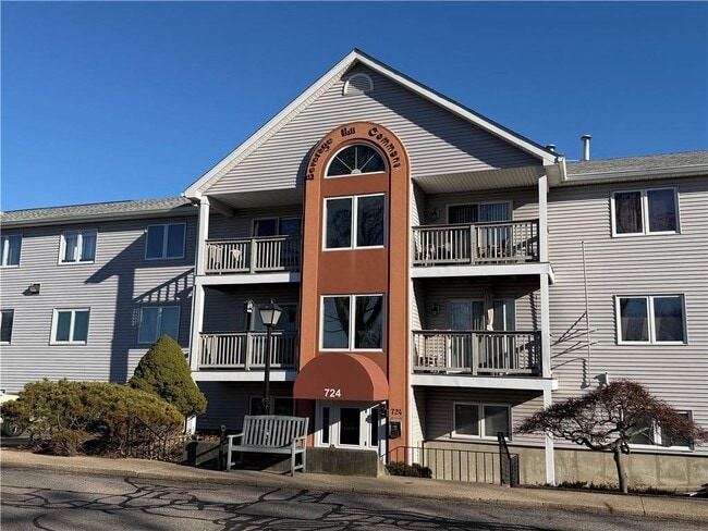 Photo - 724 Beverage Hill Ave Unidad 302