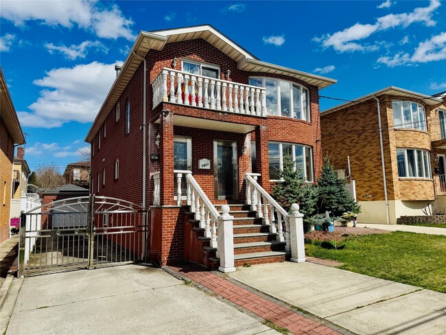 Building Photo - 64-21-64230 230th St Unit 2nd FL Rental