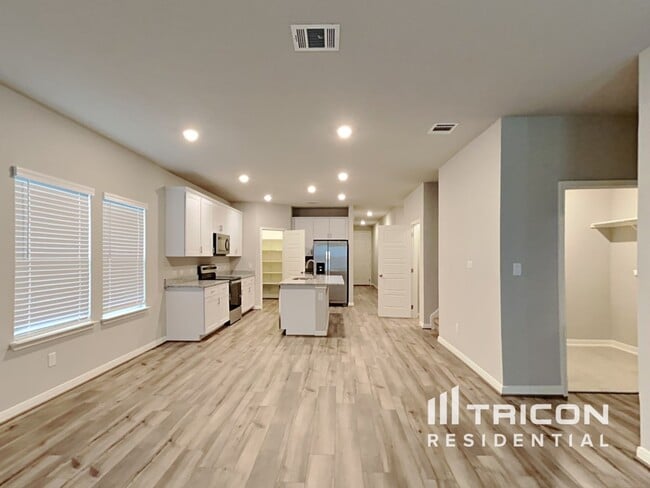 Photo - 13630 Paxton Blvd