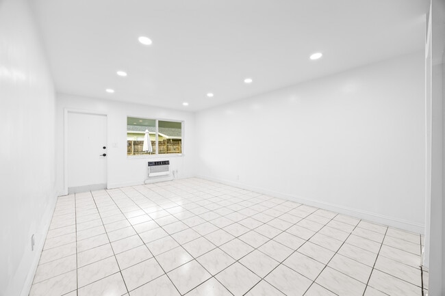 Photo - 411 SE 3rd Ave