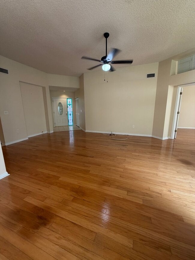 Photo - First floor condo in gated East Lake Woodlands of Oldsmar with one car garage