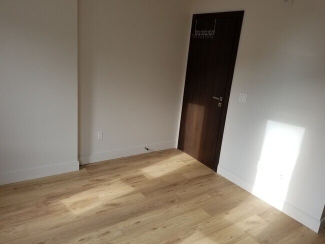 Photo - 769 Dorchester Ave Unidad 2