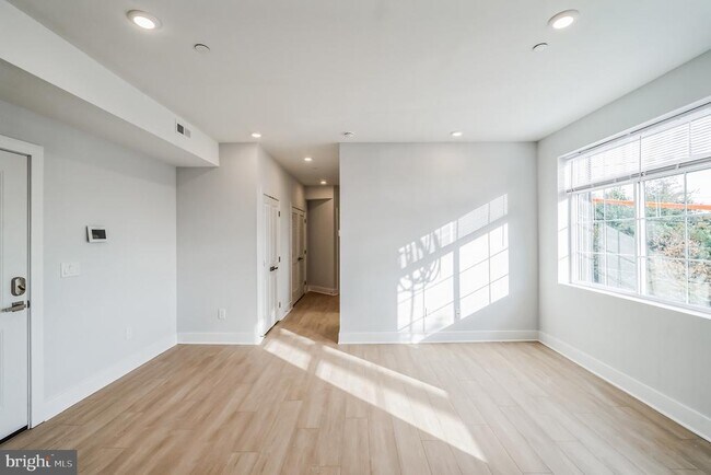 Photo - 646 N 32nd St Unit 1