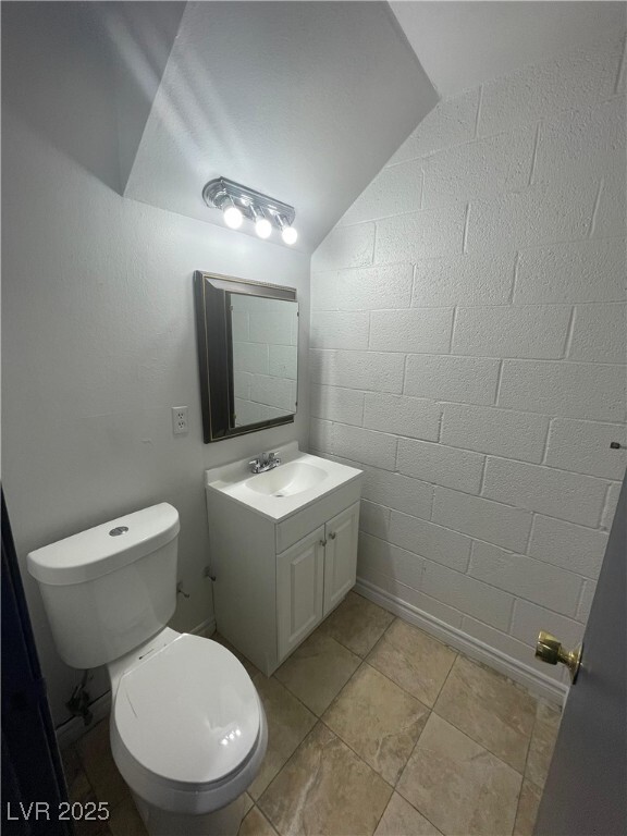 Photo - 700 E Nelson Ave