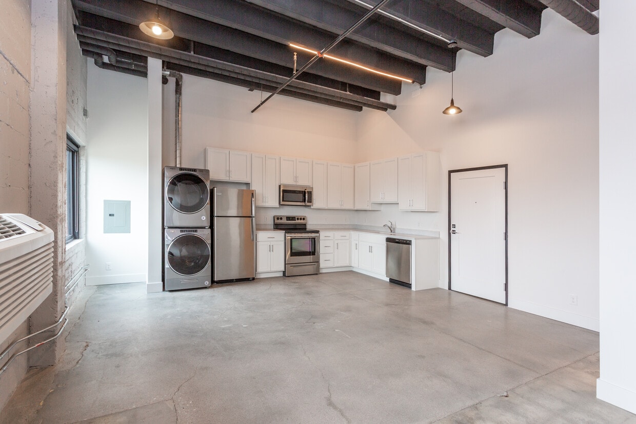 Photo - Dahlman Flats Apartments