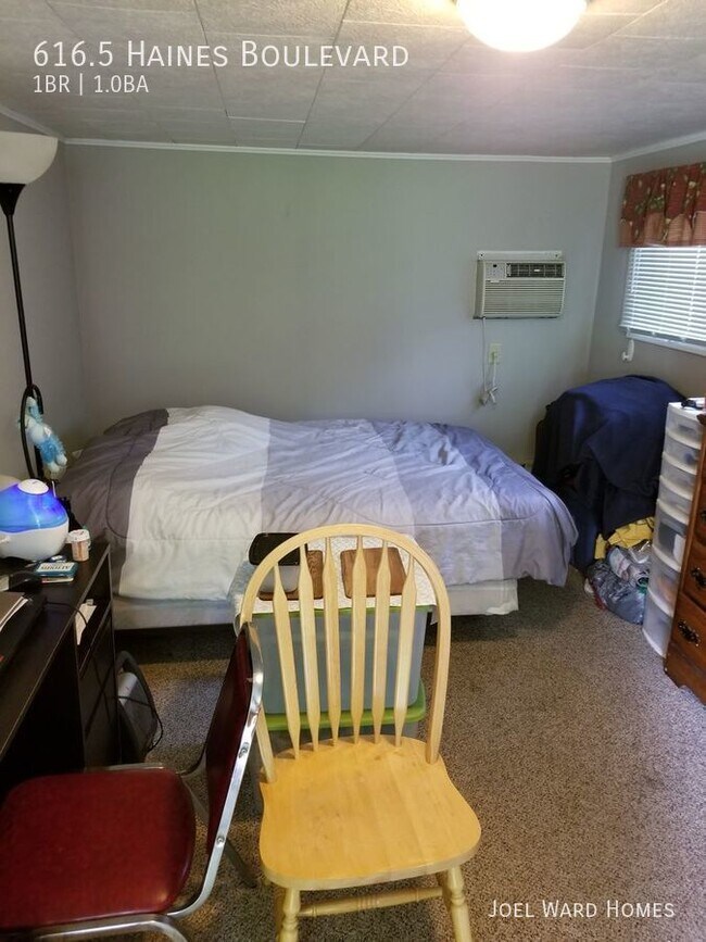 Cozy Apartment House Rental in Champaign, IL