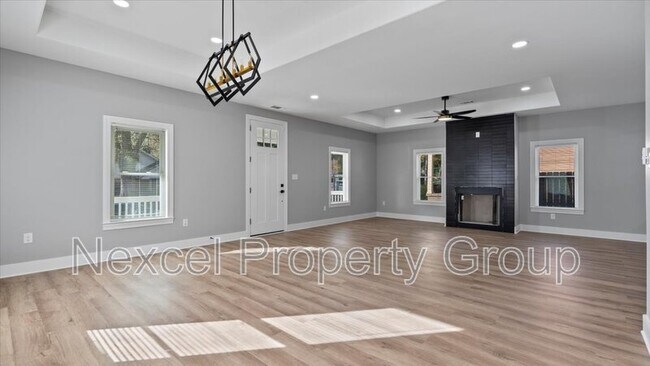 Photo - 1068 Bruce St