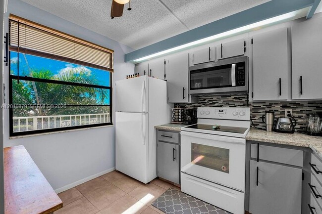 Photo - 6049 Balboa Cir Unit 302
