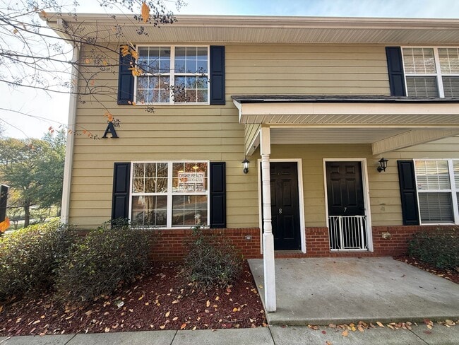 Building Photo - Convenient West Athens 2BD/2.5BA Townhome Minutes from UGA