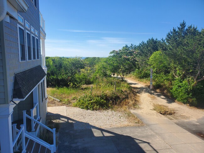 You can Hear the Ocean - 3312 Ocean Ave