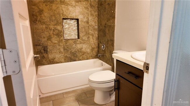 Photo - 12 Valeria St Unit 4