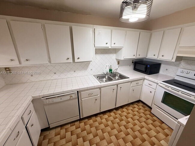 10000 NW 80th Ct Unit 2361