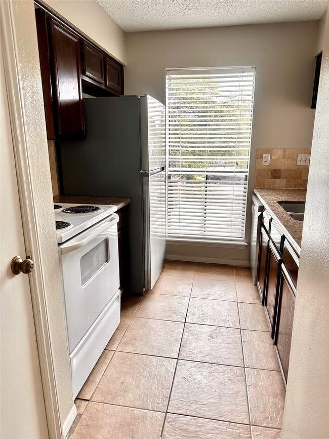 Photo - 3730 Thistlemont Dr Unidad 102