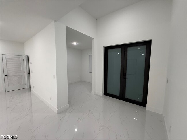 Photo - 3201 57th St W