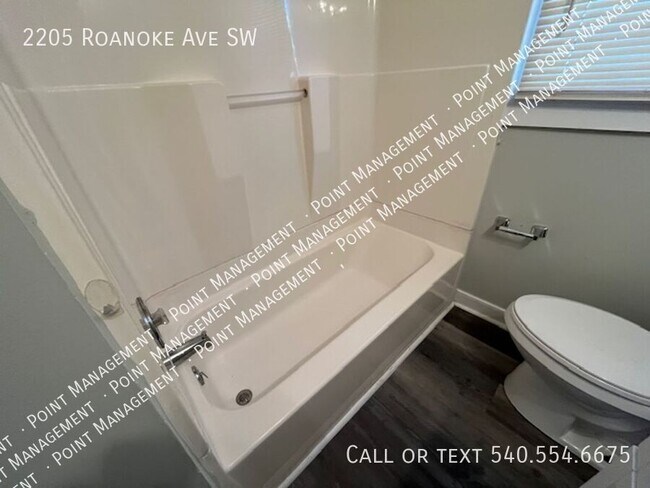 Photo - 2205 Roanoke Ave SW