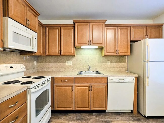 Photo - 43 Ramsgate Ln