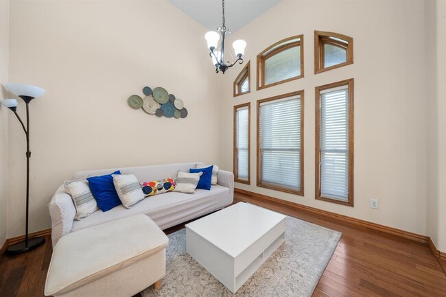 Photo - 1512 Amelia Dr