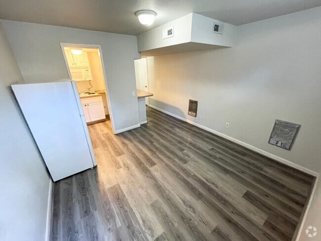 Building Photo - Bogus Basin- Tri-plex Unit B Rental