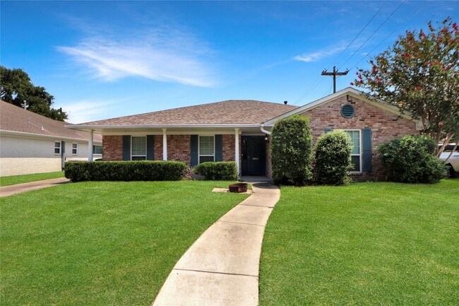 Photo - 9807 Braewick Dr House